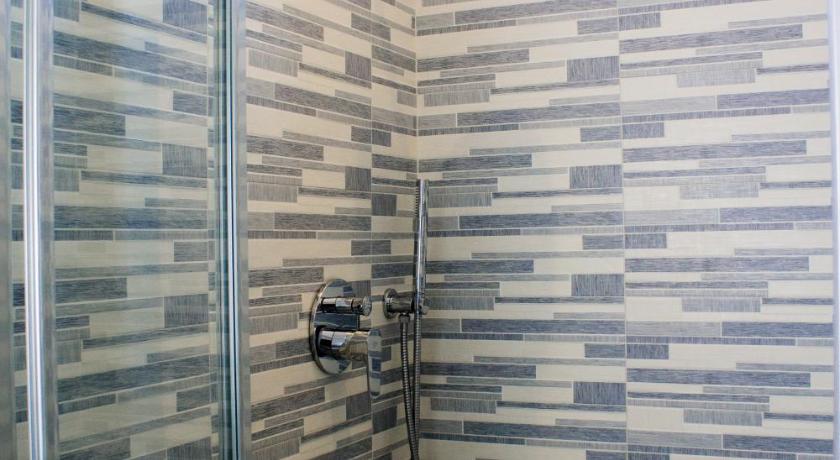 Image of Triple Room 16