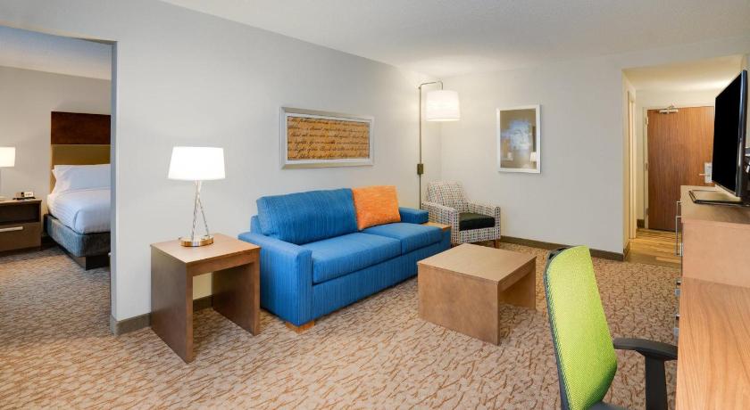 Holiday Inn Express & Suites Ft. Washington - Philadelphia