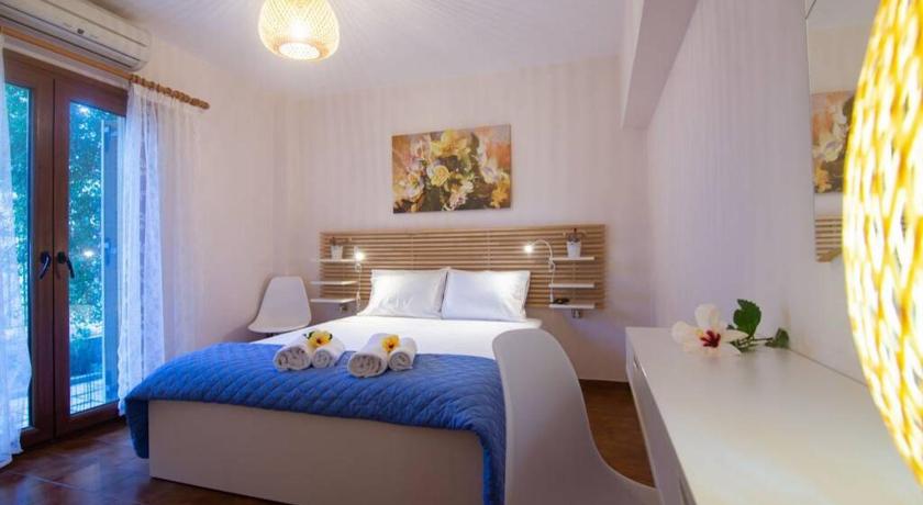 Natsios Thanasakis Apartment