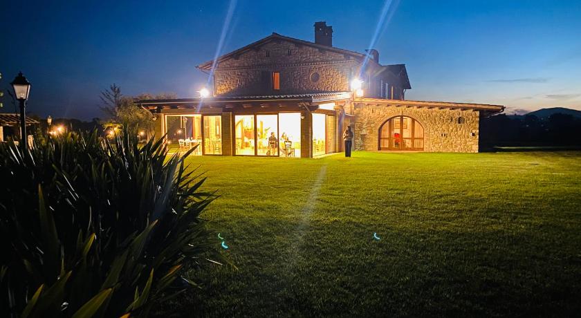 アッシジ Agriturismo Il Cantico di San Francesco 4つ星 ゲストハウス プール