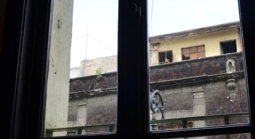 Bonita habitacion en departamento compartido a dos calles del Zocalo CDMX photo