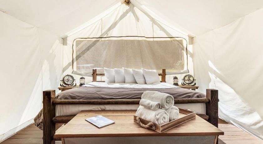 Image of Suite Tent with Private Bathroom 5