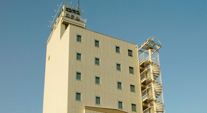 Business Hotel Chateau Est Takamatsu photo