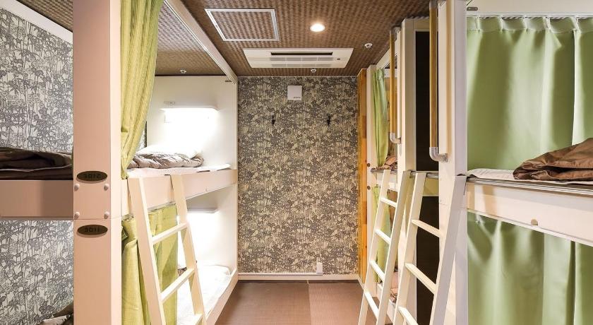 Image of Family Room with Shared Bathroom 1