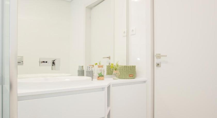 Liiiving in Porto - Luxury River View Apartments photo