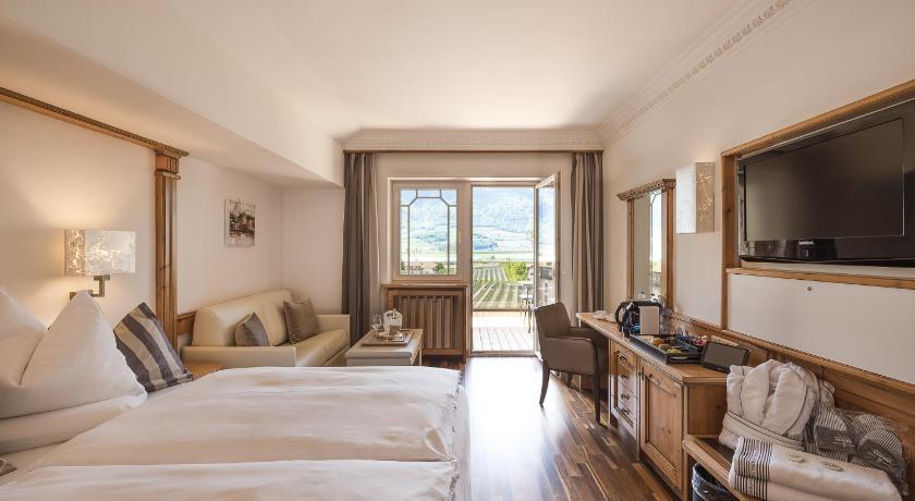 Double Room Deluxe with Balcony, Weinegg Wellviva Resort in Appiano sulla Strada del Vino