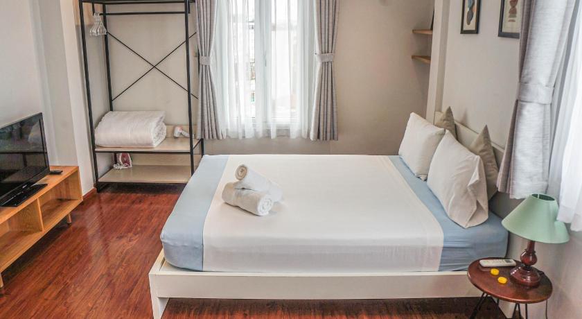 Image of One-Bedroom Apartment 6