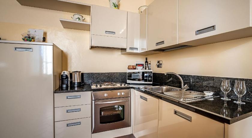 Image of Two-Bedroom Apartment with Duomo View (4 Adults) 8