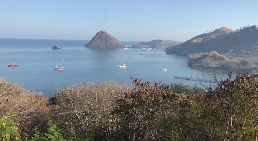 Paradise Garage Komodo Villa