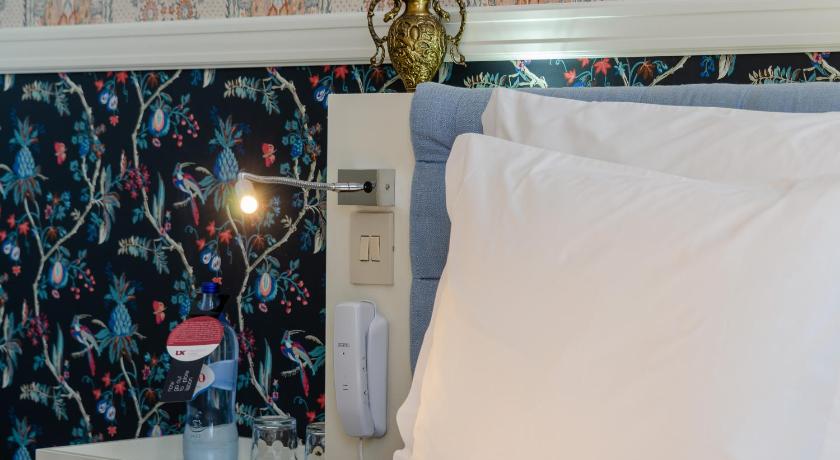 รูปของห้องดีลักซ์เตียงใหญ่พร้อมวิวเมือง (Deluxe Double Room with City View) 12