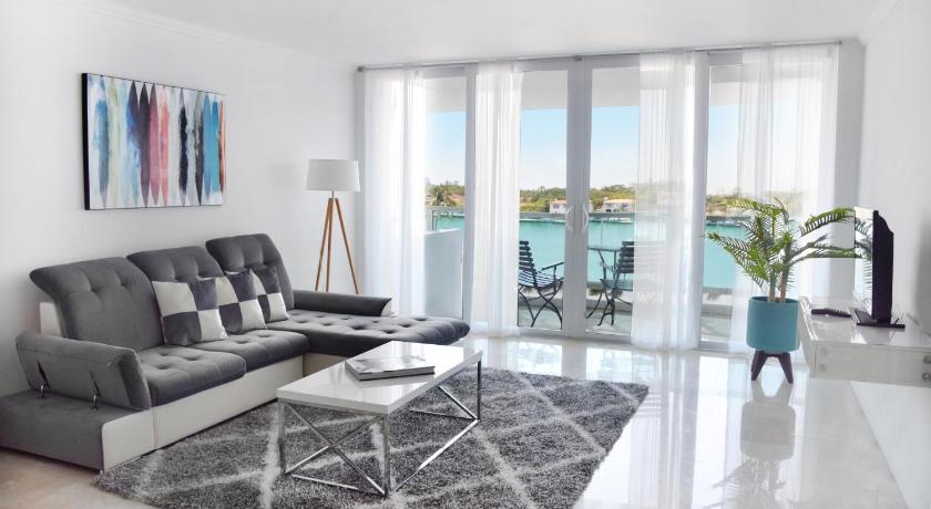 Seacoast Suites photo