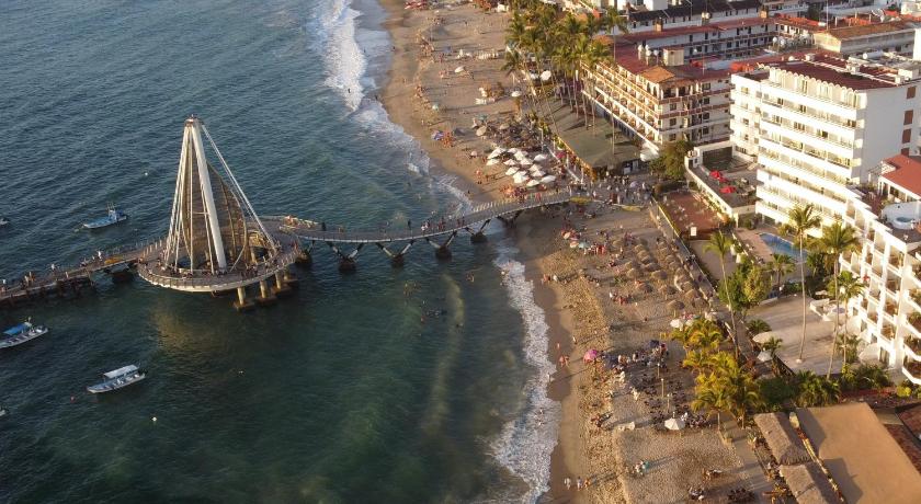 Emperador Vallarta Beachfront Hotel and Suites