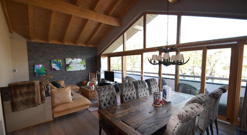 Image of Three Bedroom Maisonette with Balcony 6