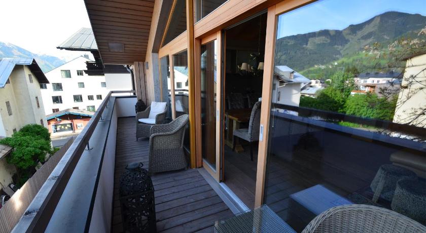 Zell City Exclusive Lodges by All in One Apartments photo