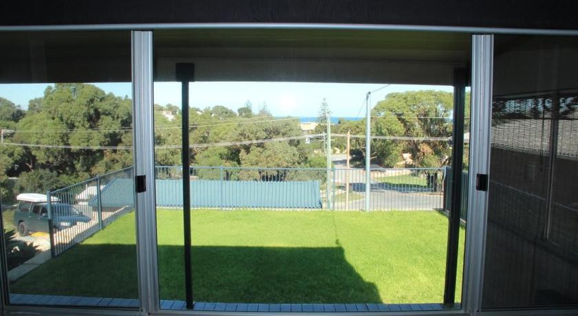 The Beach Shack - OCEAN VIEWS, CLOSE TO THE BEACH photo