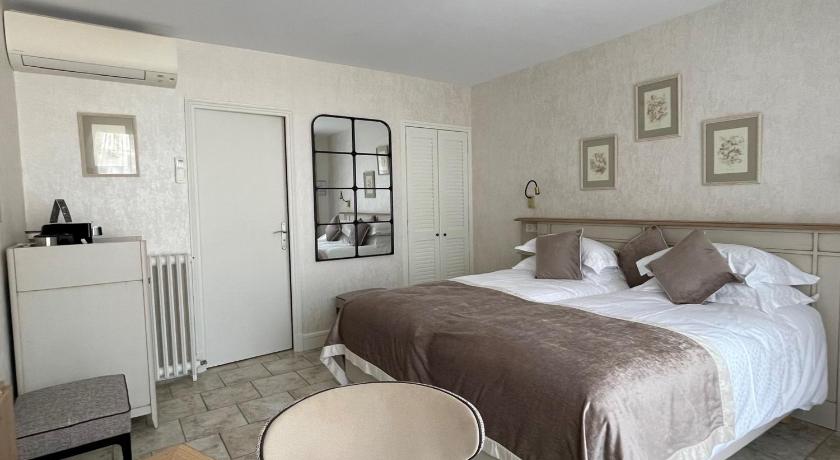 Le Manoir Les Minimes photo