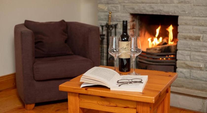 Piper's Chair Houses — Hotel in Doolin