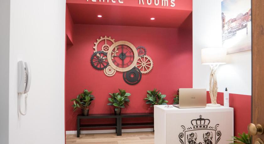 Venice Rooms photo