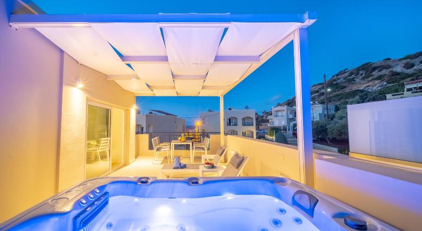 Image of Junior Triple Suite with Sea View 3