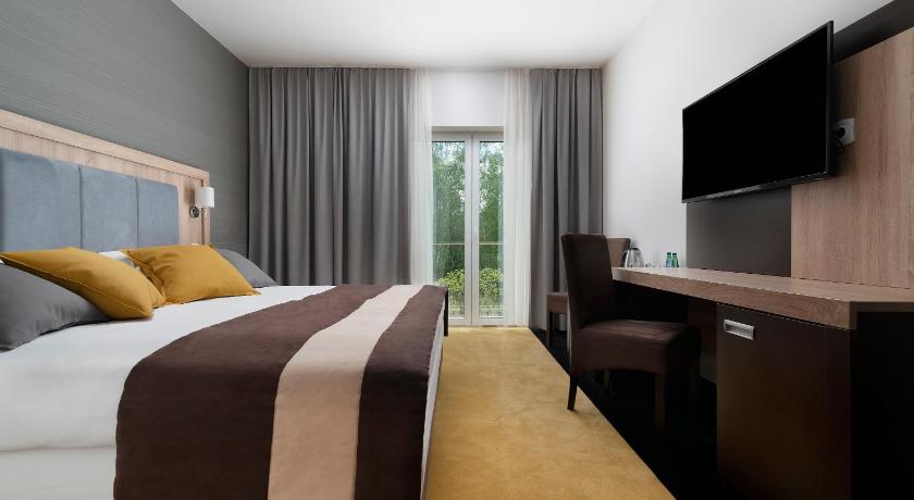 Zdrójkowa Stara Hotel & Spa Polesie 3-Star Hotel suite