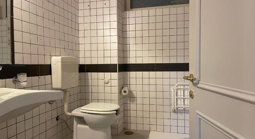Image of Double Room - Disability Access 15