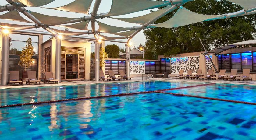 쿠웨이트 크라운 플라자 쿠웨이트 알투라야 시티 바이 IHG (Crowne Plaza Kuwait Al Thuraya City By IHG) 5성급 호텔 외관