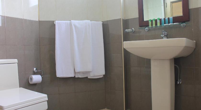 Grand 7 Hotel Thalawathugoda - image 15