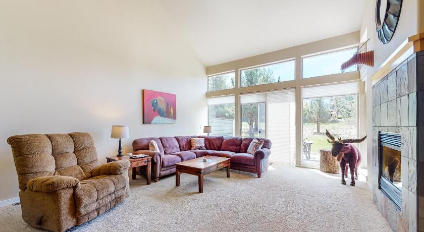 Village Loop in Eagle Crest — Hotel in Bend (OR)