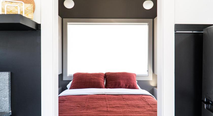 Ironwood Grove, Tiny House Hotel photo