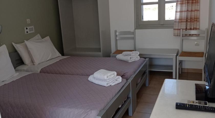รูปของห้องมาตรฐานเตียงใหญ่หรือเตียงแฝด (Standard Double or Twin Room) 12