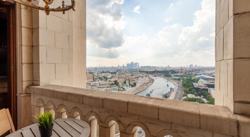Kotelnicheskaya Royal Tower photo