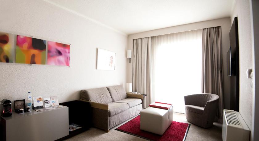Image of Suite, 1 double bed with double sofa bed 8