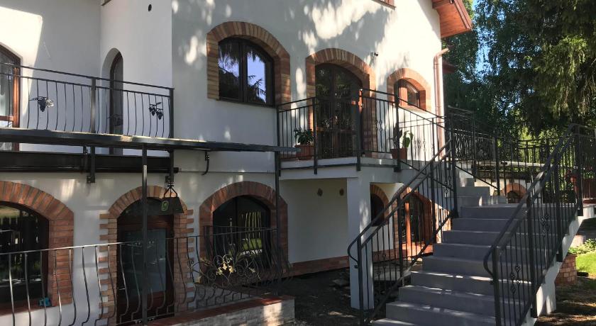 诺韦古特基 Gosciniec Twoje Mazury nad jeziorem Sniardwy tuz obok plazy 4星级 酒店 餐厅