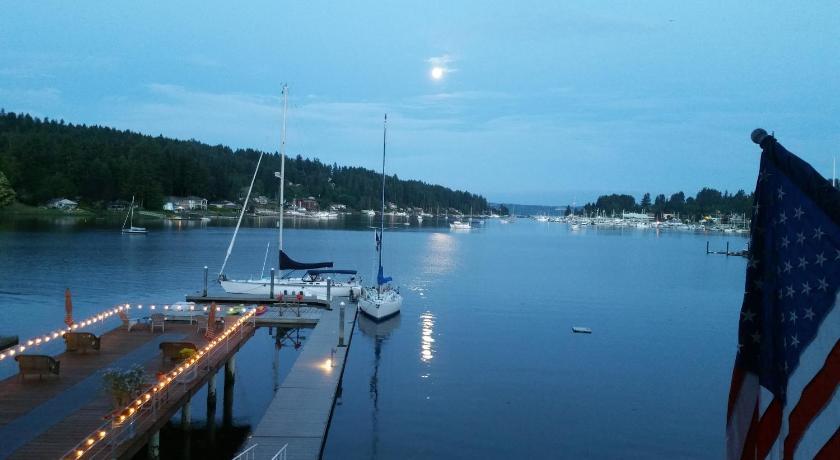 Waterfront Inn photo