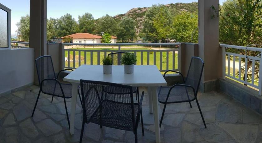 Camping Linaraki Apartments & Bungalows photo