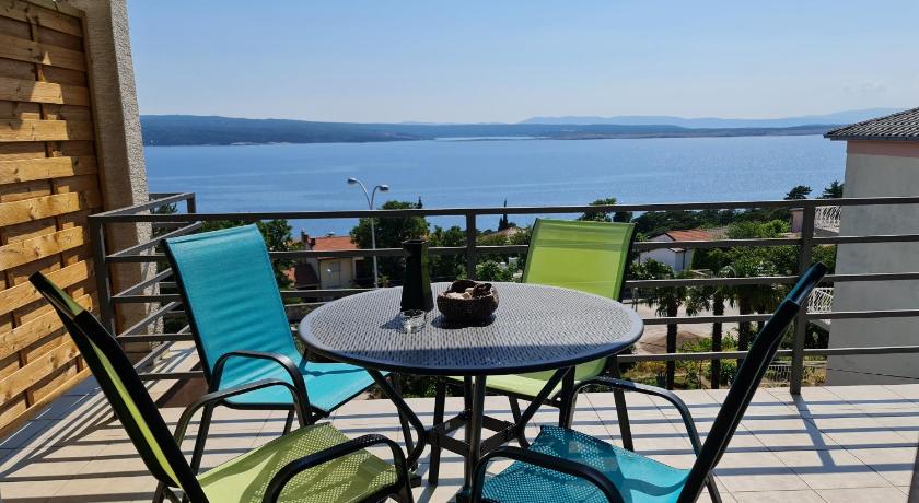 Apartments Lounger Crikvenica — Hotel in Crikvenica