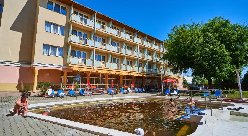 Hungarospa Thermal Hotel photo