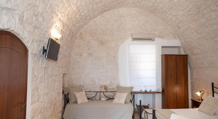 Image of Superior Triple Room 5