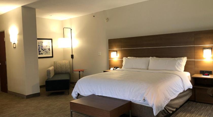 Holiday Inn Express Hotel & Suites Franklin photo