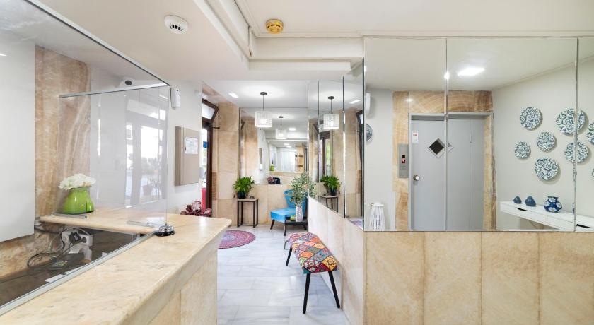 Faros Rooms & Suites photo