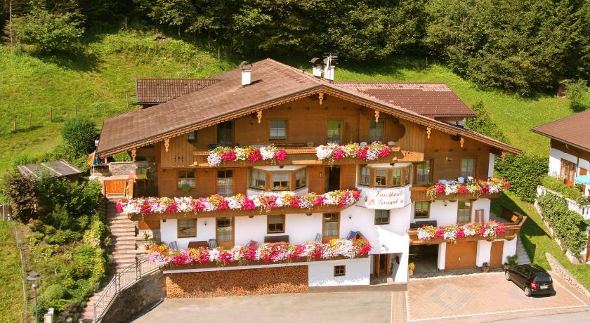 Landhaus Granat — Hotel in Mayrhofen