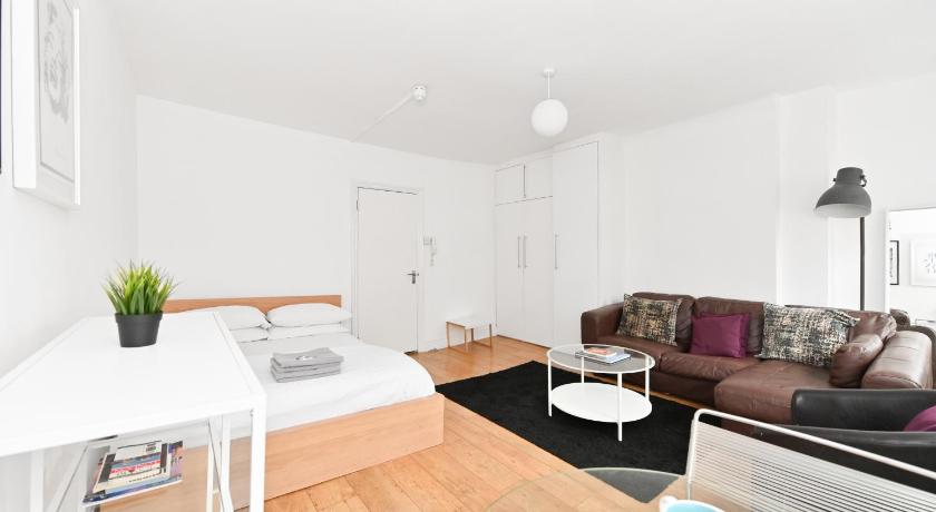 Covent Garden &amp; Soho, Cosy &amp; Cool, Spacious Apartment — Hotel in London