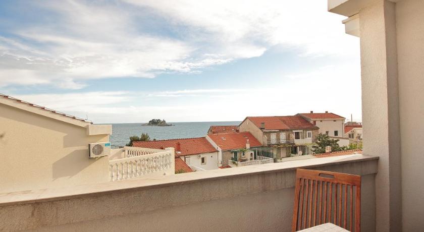 Guest house Zenovic — Hotel in Petrovac