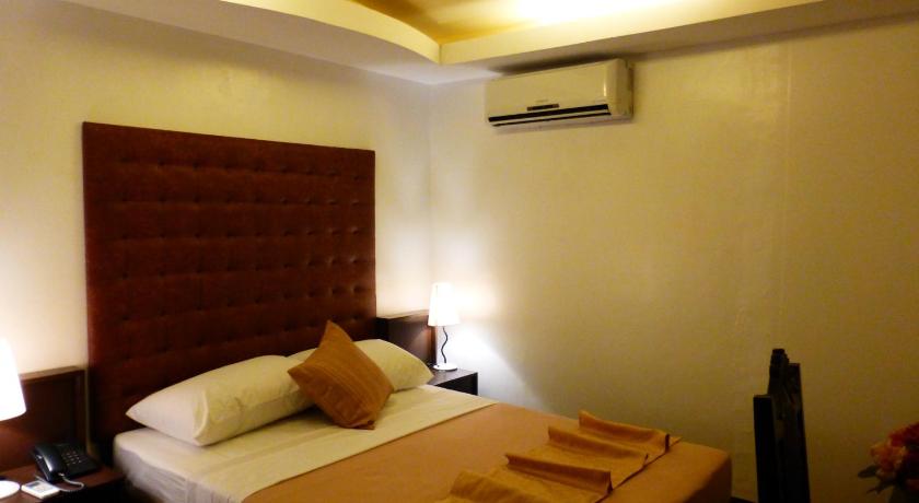 Silver Oaks Hotel and Suite photo