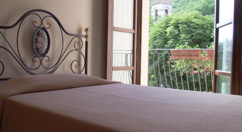 Albergo La Casa Nel Bosco