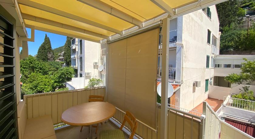 Image of Apartment with Balcony and Sea View 9