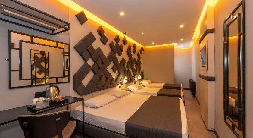 White Palace Hotel - image 13