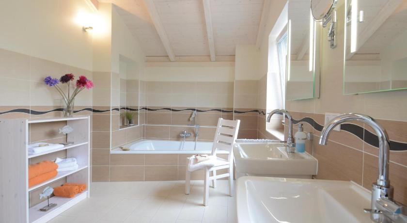 Bathroom, Beautiful home in Dagebll with 3 Bedrooms, Sauna and WiFi in Dagebull