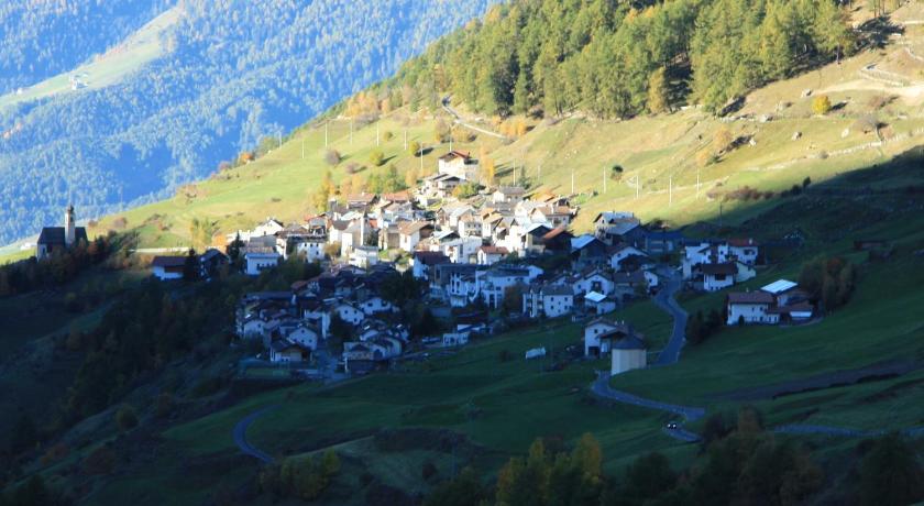 Weisskugel gasthof — Hotel in Malles Venosta