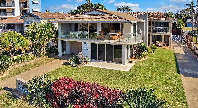 Nautilus Beachside Apartments photo
